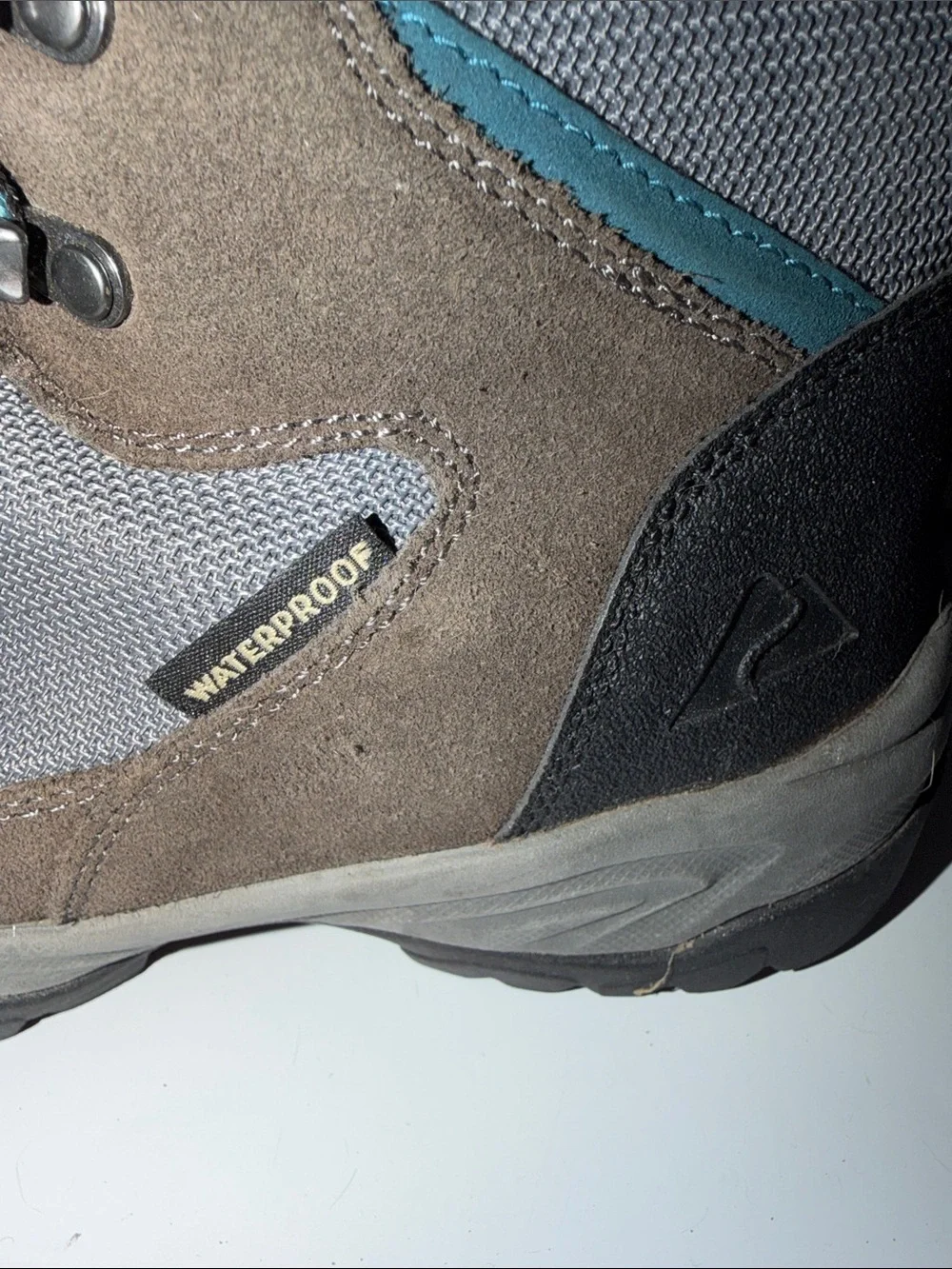 Men’s waterproof boots size 7